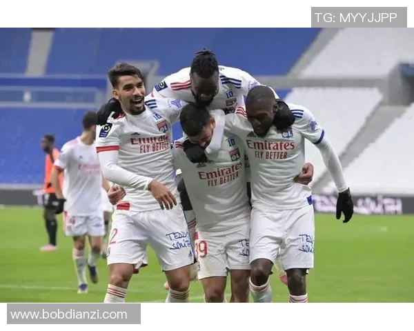 雷恩与兰斯激战回顾全场精彩瞬间与战术分析详解